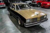6_1979-Oldsmobile-W30-Black and Gold-536930-42.jpg